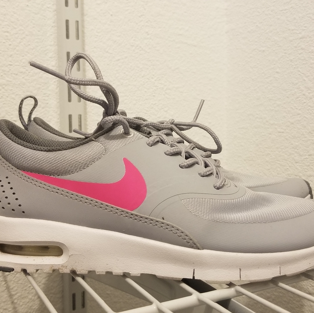 Nike Thea. Size 5Y.